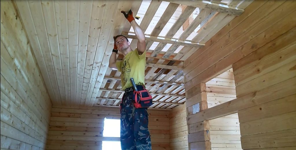 увеличить высоту потолка в деревянном доме 