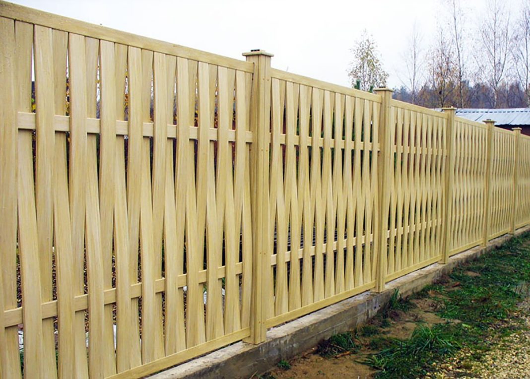 забор из деревянных досок